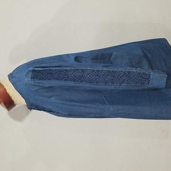 Chico's Women Blouse Chambray Size 2/L Blue - Picture 3 of 11